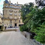 Studette Pour 2 Personnes Sur Jardin, Paris