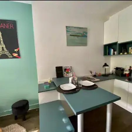 Apartment Studette Pour 2 Personnes Sur Jardin, Paris